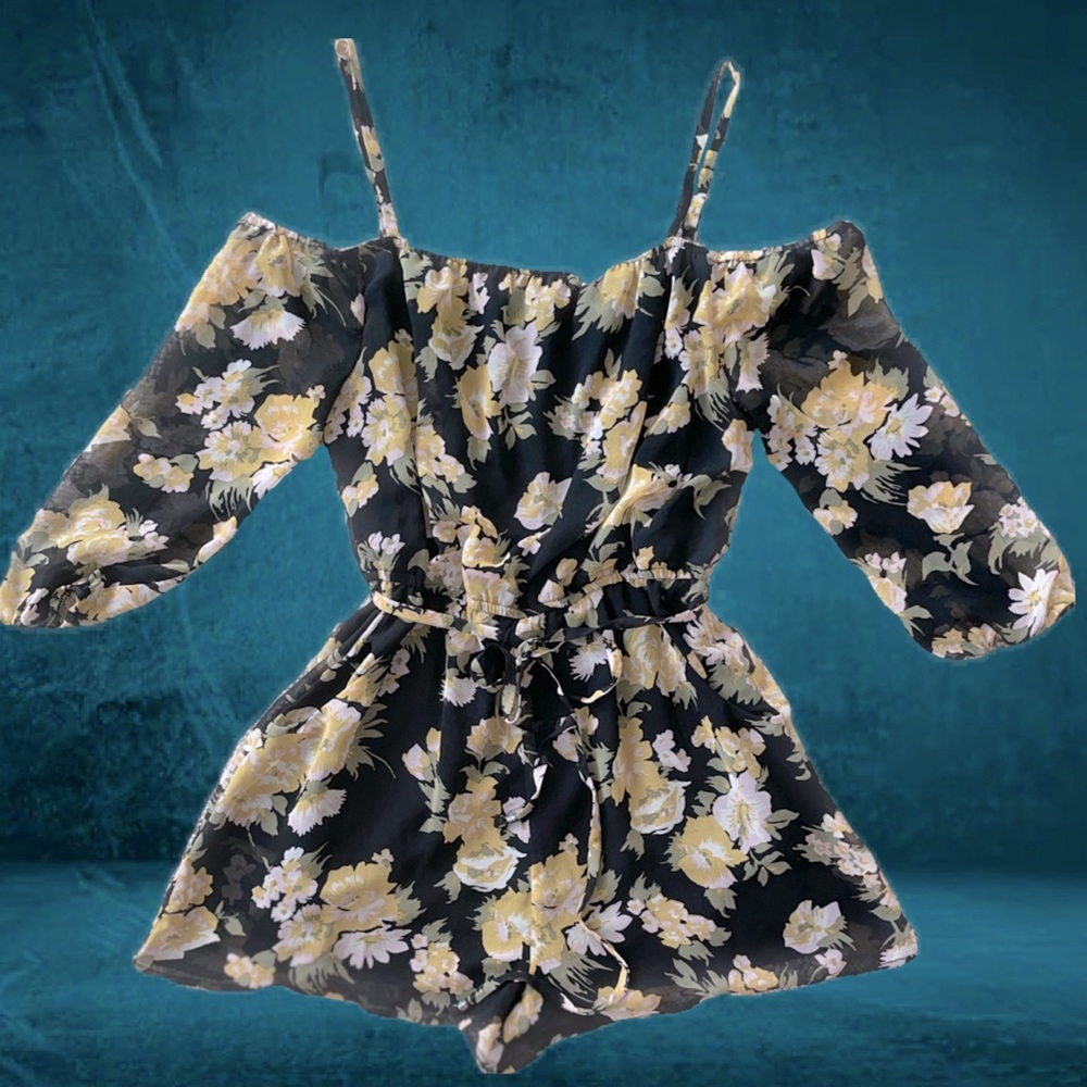 AS YOU WISH Scrunch off the shoulder Romper